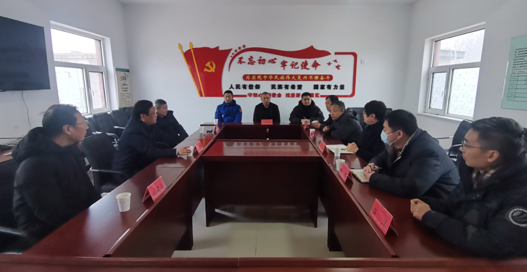 校黨委書記劉東志一行到我校扶持經(jīng)濟(jì)薄弱村調(diào)研走訪慰問(wèn)