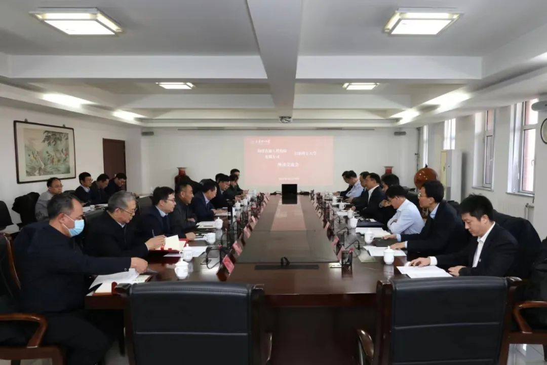 海洋石油工程股份有限公司黨委書記、董事長王章領(lǐng)一行來校調(diào)研交流