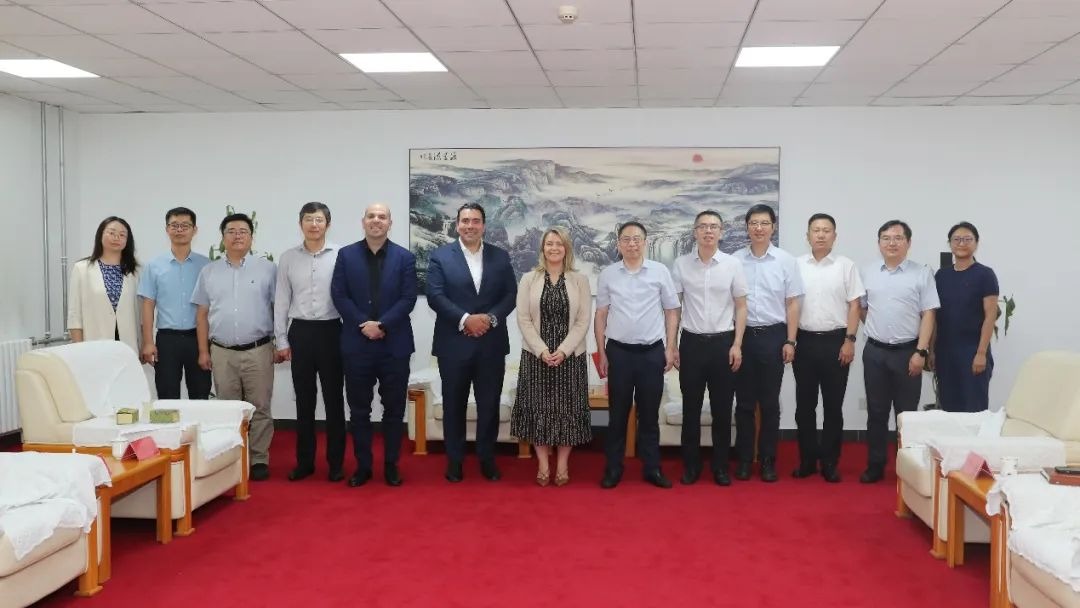 英國伯恩茅茨大學校長ALISON HONOUR到訪我校