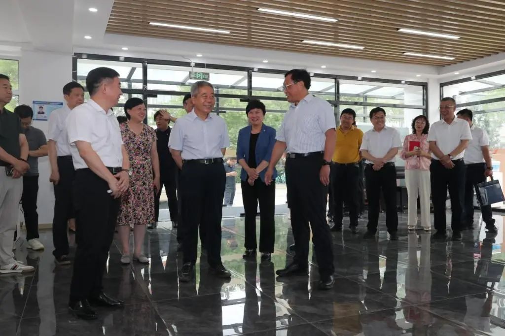 全國政協領導一行到我校調研指導工作