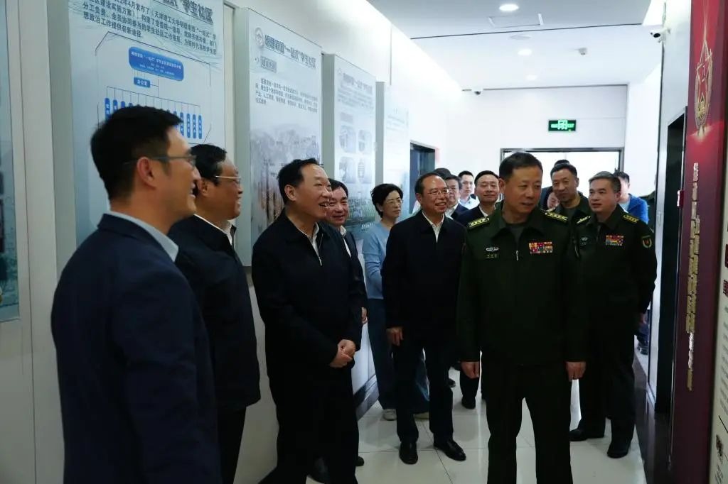 殷向杰到我校調(diào)研征兵工作開展情況