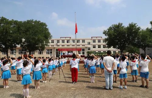 材料學院與薊州區(qū)洇溜鎮(zhèn)中心小學結(jié)對共建“材智學堂”