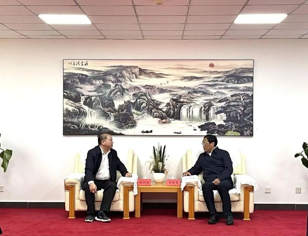 學(xué)校攜手江蘇省海安工程機(jī)械產(chǎn)業(yè)鏈（電梯）科技招商團(tuán)舉辦產(chǎn)學(xué)研合作交流會